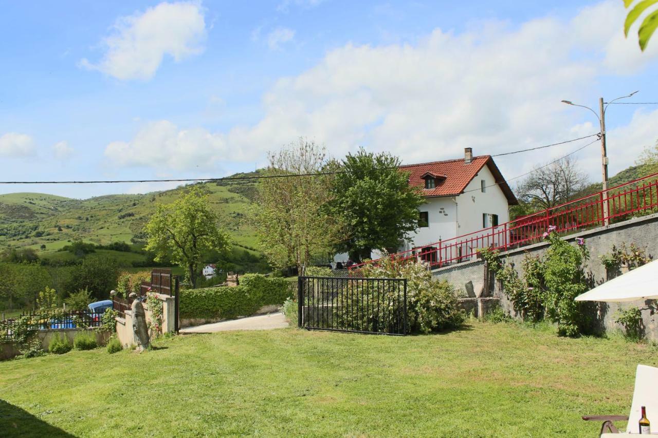 Mezkiriz Lazkotzenea旅馆 外观 照片