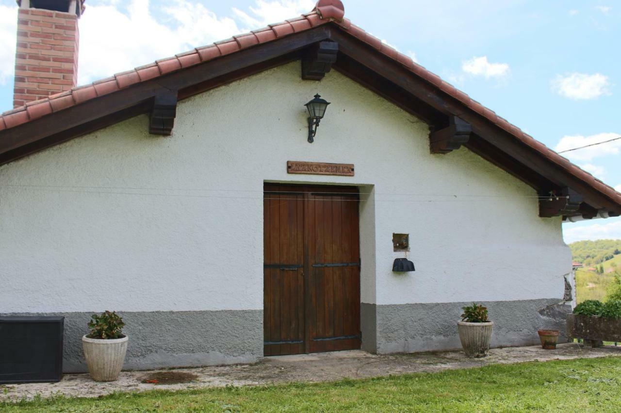 Mezkiriz Lazkotzenea旅馆 外观 照片